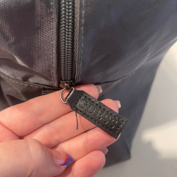 Guess Duffle Bag, Gym Bag, Carry On - Picture 3 of 4